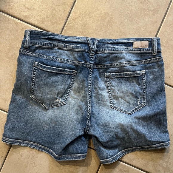 Vanity size 31 waist Jean shorts - Picture 2 of 3